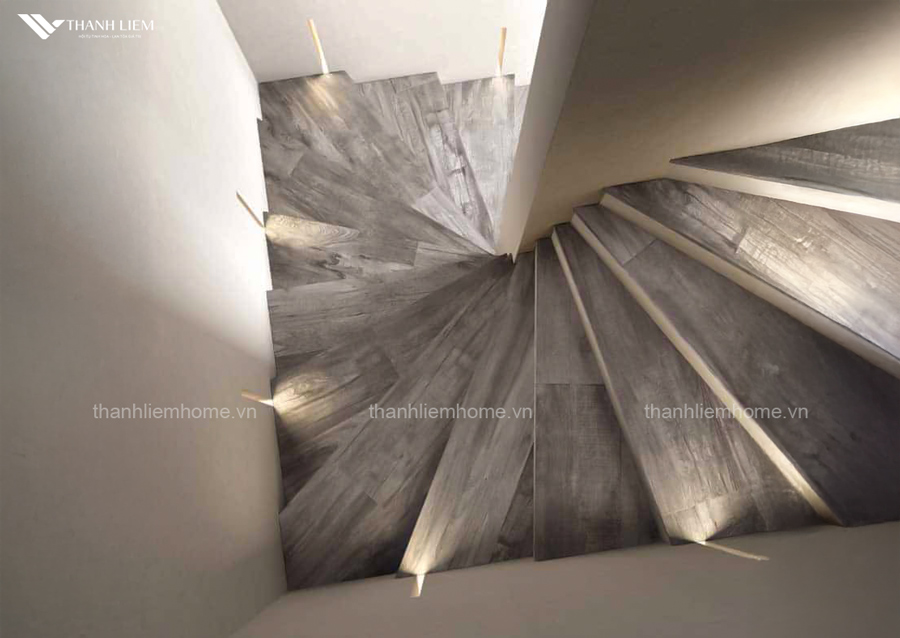 gach gia go op cau thang