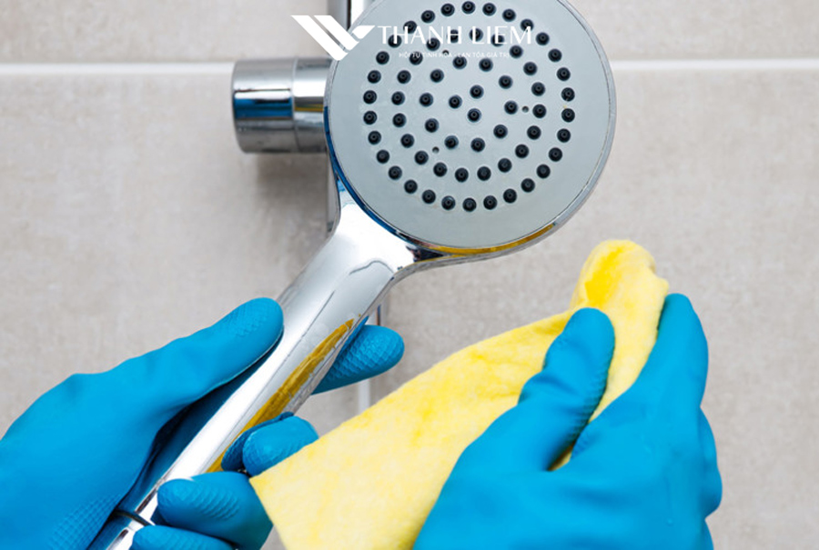 xu ly tinh trang sen voi cap nuoc nong khong deu