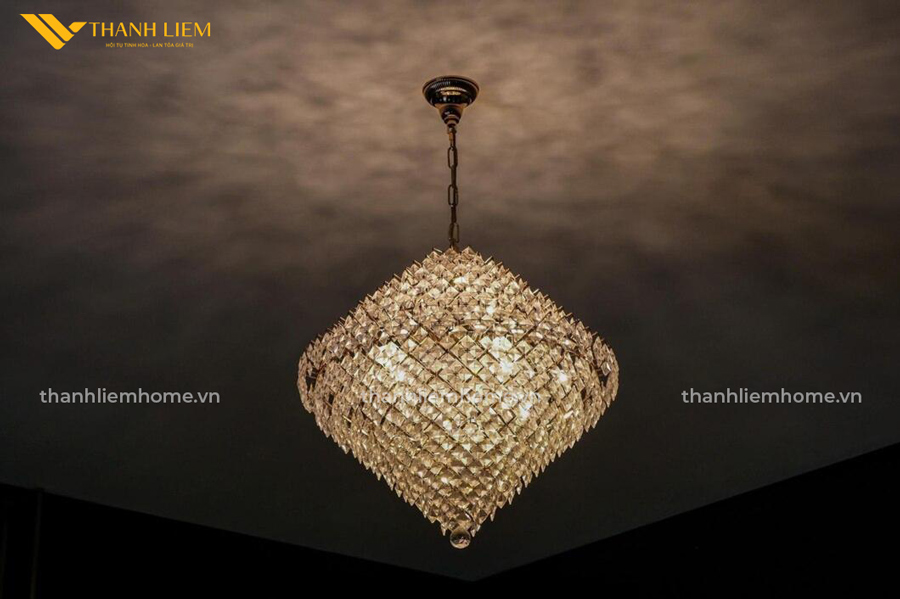 cac kieu den chum duoc ua chuong tren thi truong