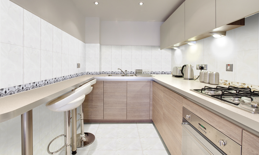 Gạch ốp phòng bếp sang trọng:
Hãy cảm nhận sự sang trọng và đẳng cấp khi sử dụng những loại gạch sang trọng cho phòng bếp của bạn. Những mẫu gạch ốp phòng bếp đẹp mắt sẽ giúp không gian trở nên tinh tế và thoải mái. Hãy để ảnh của chúng tôi truyền cảm hứng cho bạn khi lựa chọn gạch cho không gian nội thất của mình.