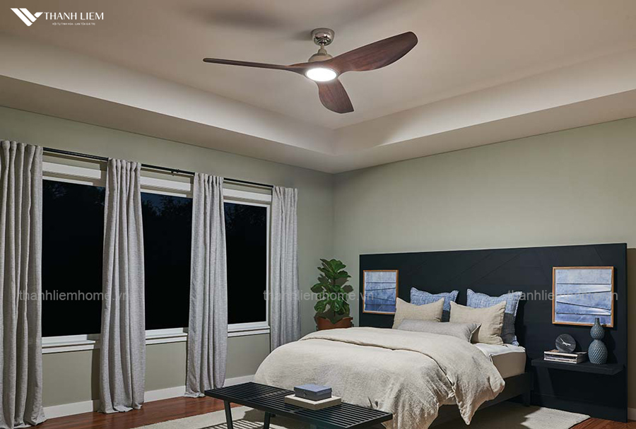 co nen lap quat tran phong ngu khong