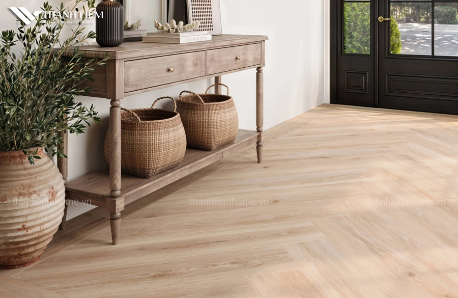 co nen lat gach gia go khong