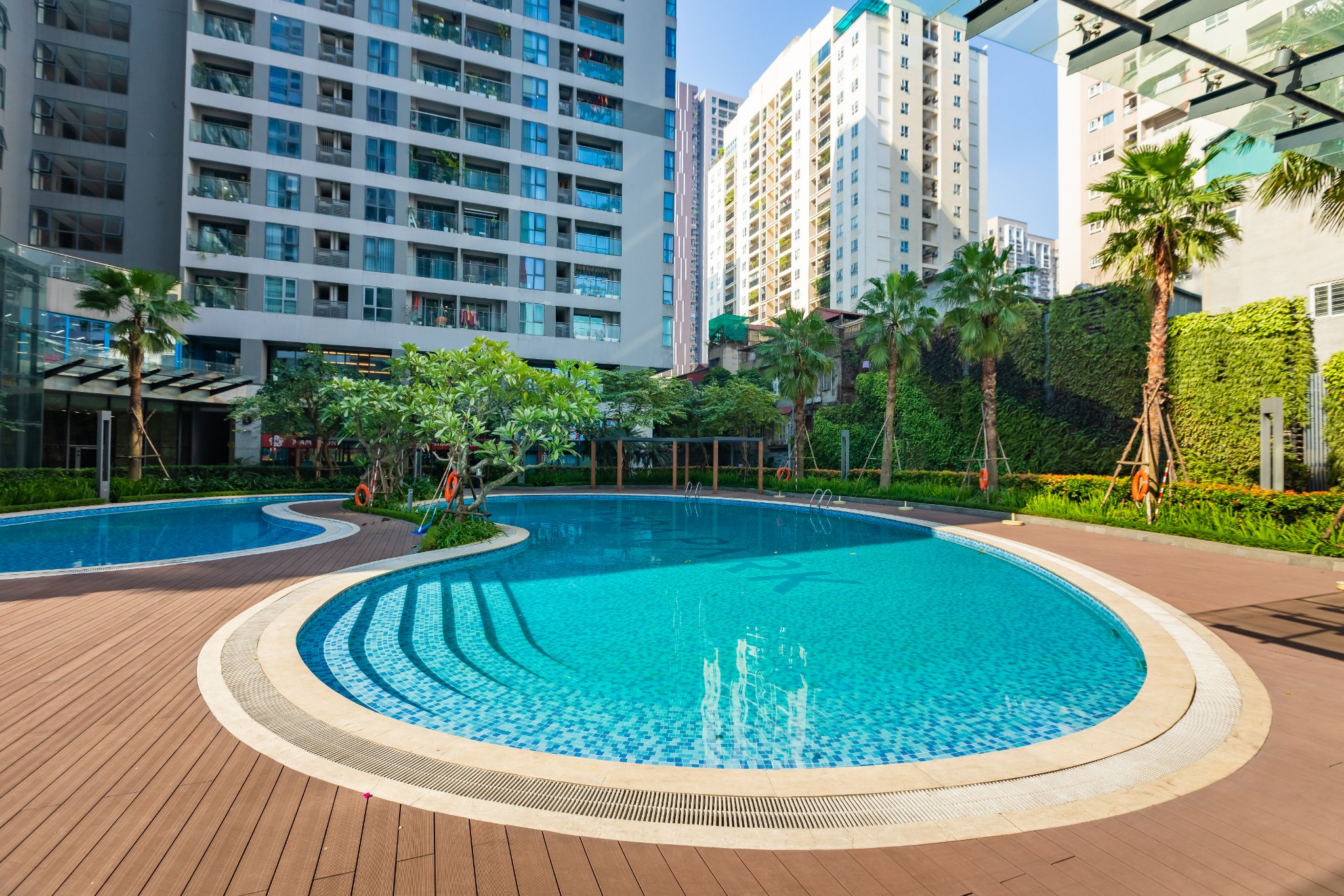 Gạch bể bơi Inax - Vẻ đẹp độc đáo, bền vững cho mọi công trình
